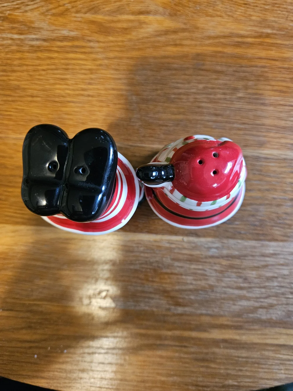 Boston Warehouse Candy Claus salt and pepper shaker set. Santa, Holiday